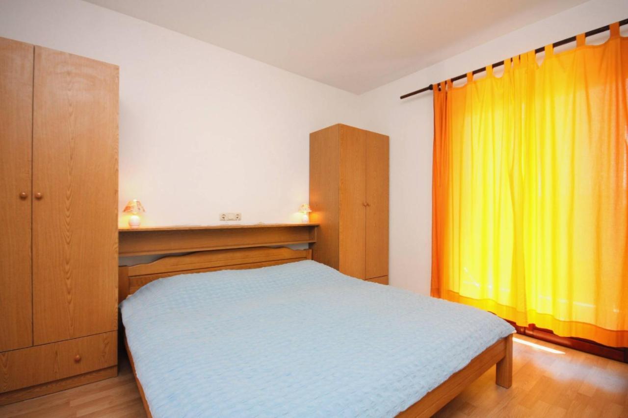 Apartments And Rooms By The Sea Palit, Rab - 5044 Ngoại thất bức ảnh