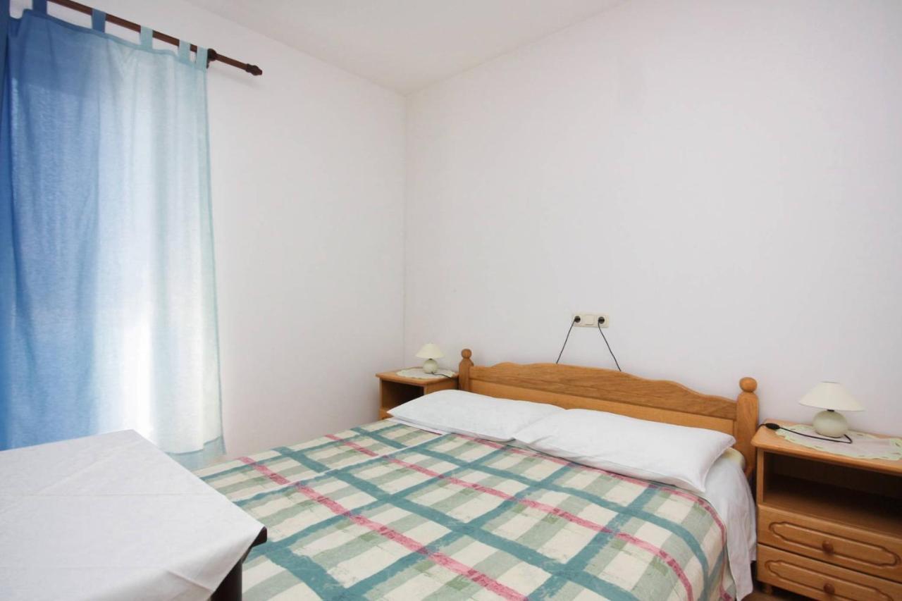 Apartments And Rooms By The Sea Palit, Rab - 5044 Ngoại thất bức ảnh
