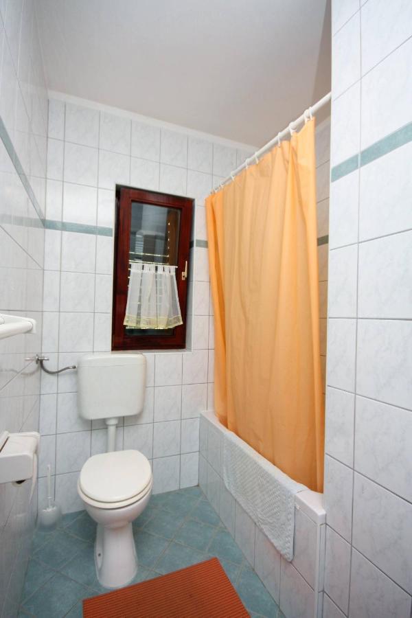 Apartments And Rooms By The Sea Palit, Rab - 5044 Ngoại thất bức ảnh