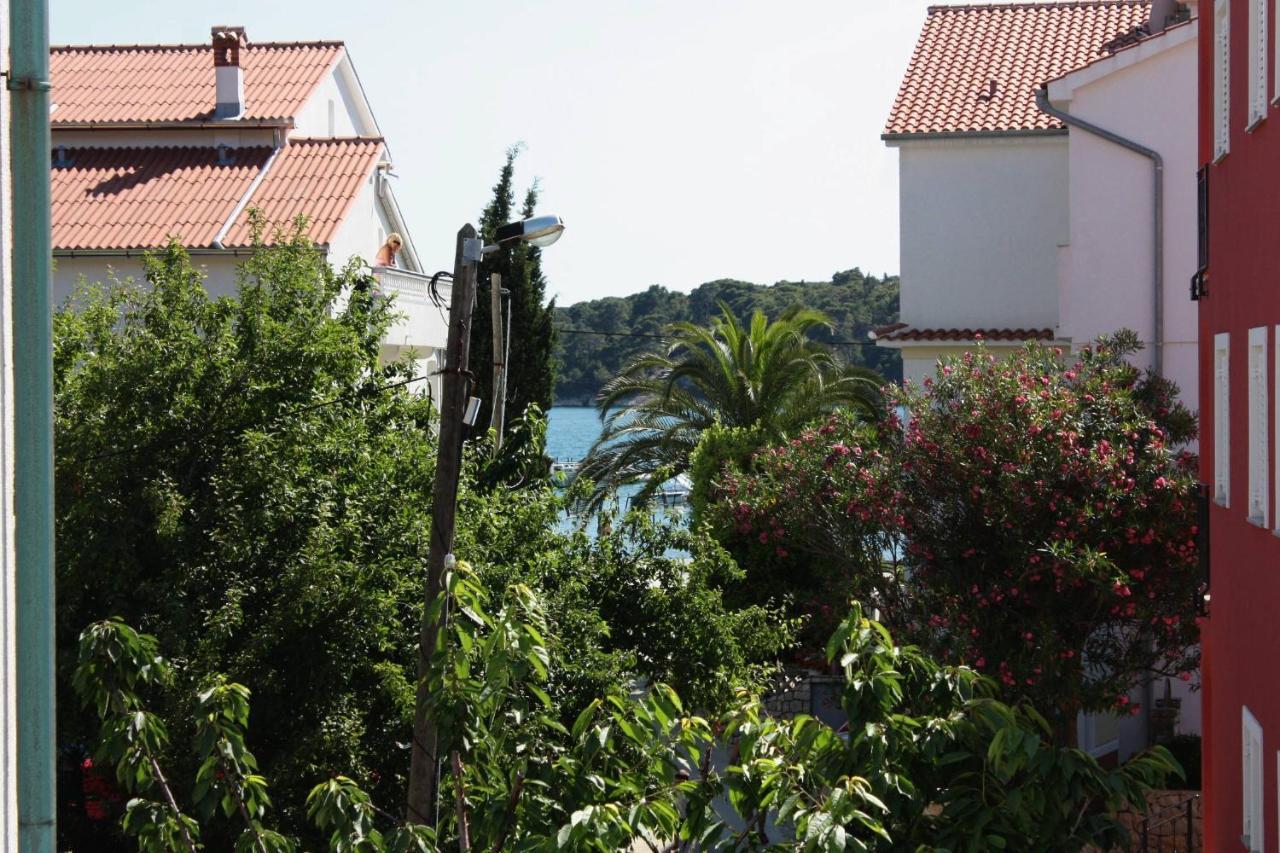 Apartments And Rooms By The Sea Palit, Rab - 5044 Ngoại thất bức ảnh