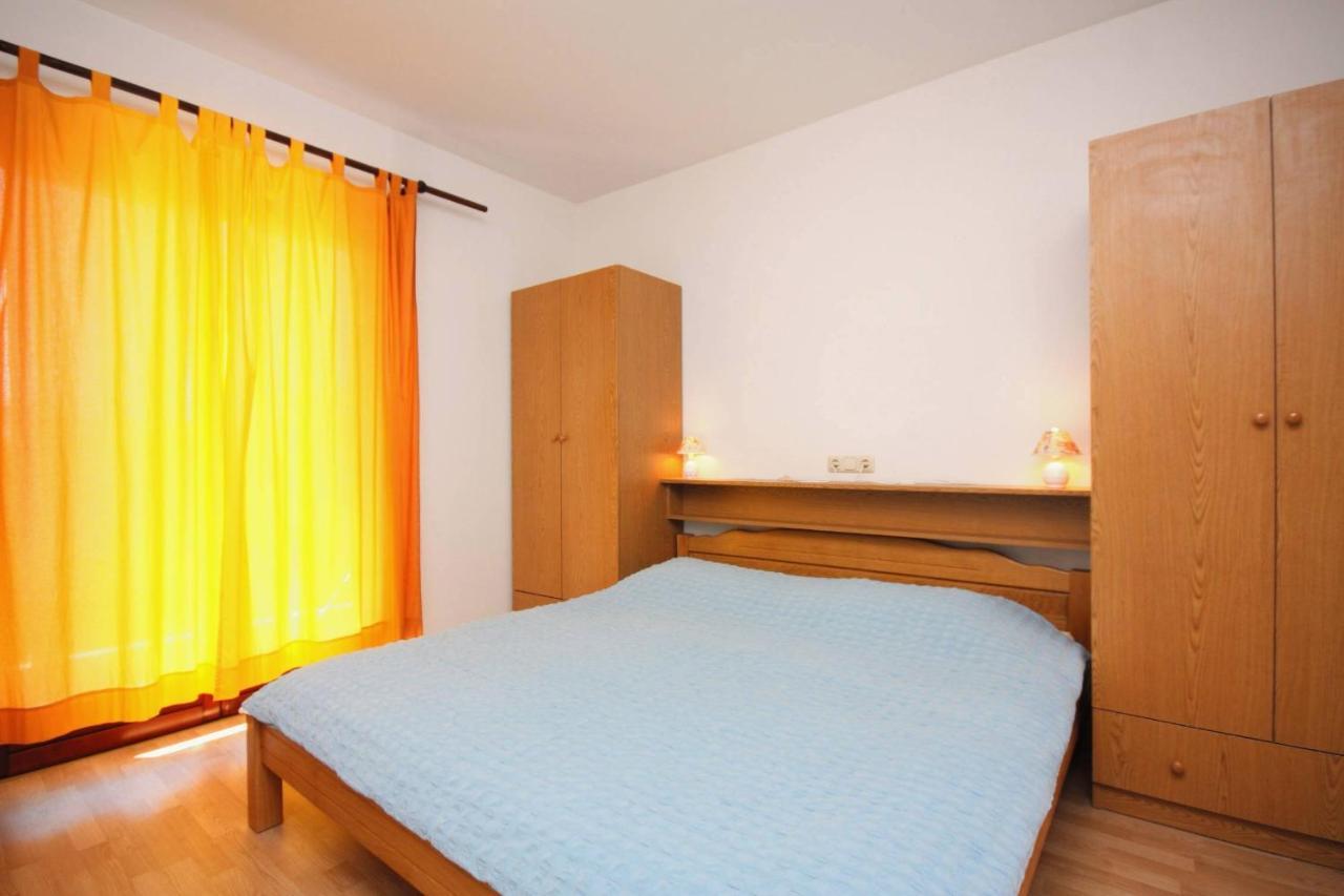 Apartments And Rooms By The Sea Palit, Rab - 5044 Ngoại thất bức ảnh