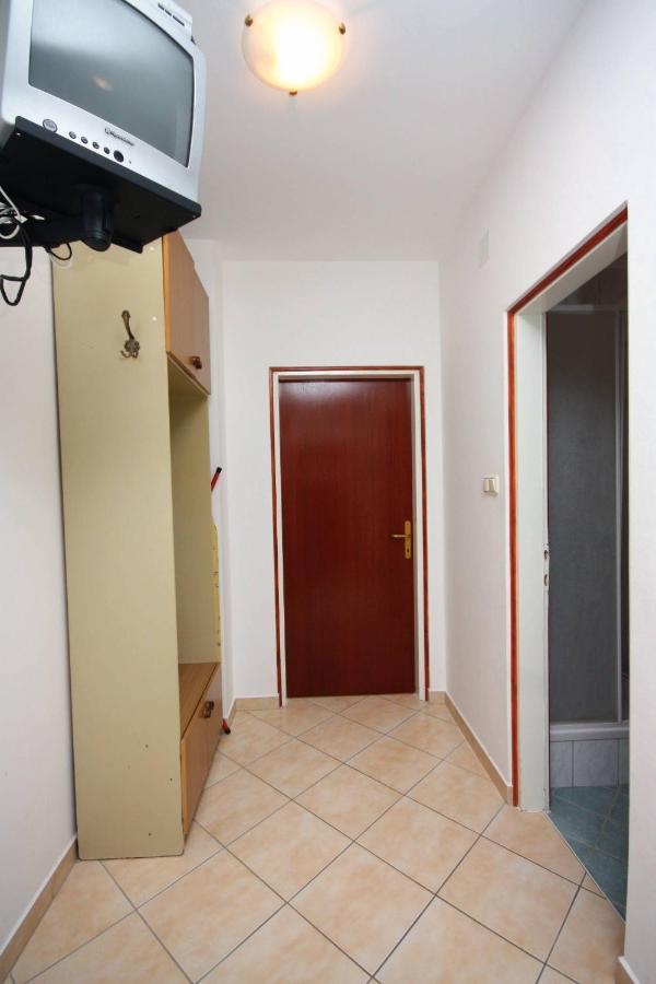 Apartments And Rooms By The Sea Palit, Rab - 5044 Ngoại thất bức ảnh