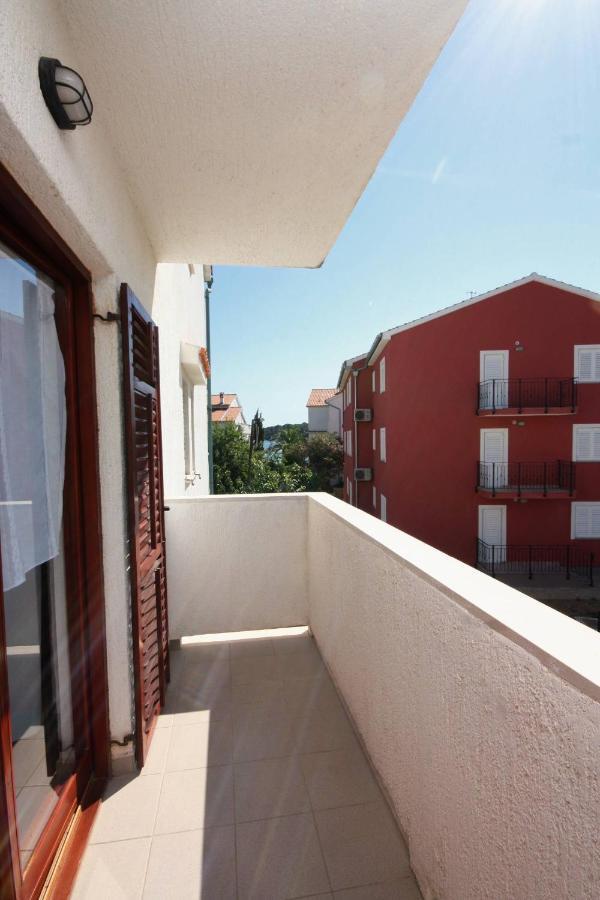 Apartments And Rooms By The Sea Palit, Rab - 5044 Ngoại thất bức ảnh